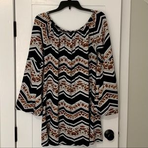 Win Win Bell Sleeve Tunic Size L-XL